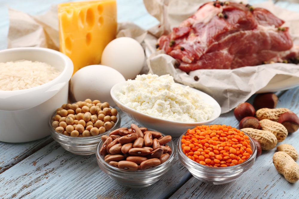 Proteinreiche Mahlzeit gegen Muskelschmerzen